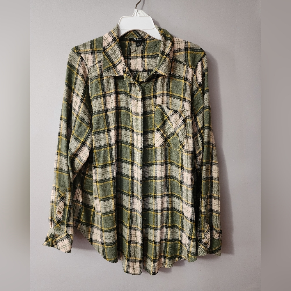 Torrid size 1 flannel Perfect for Fall